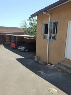 Spacious open plan secure unit!