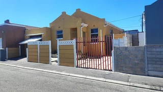 2 Bedroom Property for Sale In Strandfontein