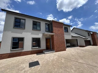 Modern 3-Bedroom Double-Story Townhouse in Secure Bendor Estate