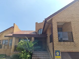 Beautiful spacious family home for sale in Dundee