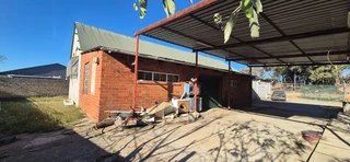 Commercial building for sale