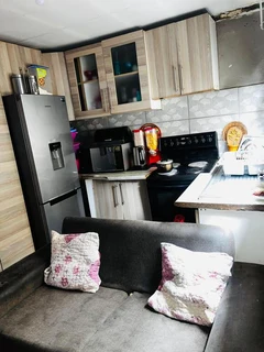 2 bedroom rdp house for rental in ivory park 3 for R3000 rent, no parking house fully walled with...