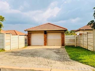 3 Bedroom house in Olievenhoutbosch For Sale