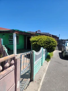 Explore Your New Family Home in Kwa-Langa!