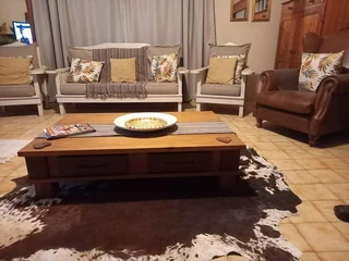 LARGE  PROPERTY.  VACANT LAND NEXT TO IT FOR ANIMALS.  TWO STRONG BOREHOLES. BEAUTIFUL GARDEN.