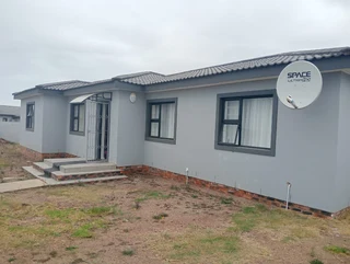 3BED FAMILY HOME CLOSE TO FOUNTAINS MALL
