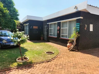 3 Bedroom House For Sale in Arcon Park