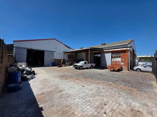 CROMPTON STREET | WAREHOUSE TO RENT | GANTS, STRAND | 702m²