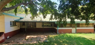 3 BEDROOM HOUSE ON A HUGE STAND IN MODIMOLLE, IDEAL FOR DEVELOPMENT