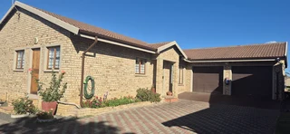 Up Market 3 Bedroom Town House