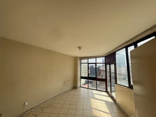 SMALL NEAT BACHELOR APARTMENT overlooking the harbour
