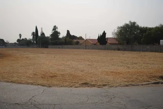 Owner or Developer Beautiful stand large enough to meet your dreams