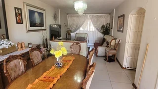 LARGE 4 ROOM APARTMENT. ABSOLUTE VALUE FOR MONEY. VERY NEAT WELL MAINTAINED .DONT MISS.