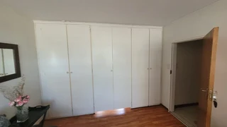 LARGE 4 ROOM APARTMENT. ABSOLUTE VALUE FOR MONEY. VERY NEAT WELL MAINTAINED .DONT MISS.