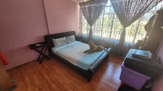 LARGE 4 ROOM APARTMENT. ABSOLUTE VALUE FOR MONEY. VERY NEAT WELL MAINTAINED .DONT MISS.