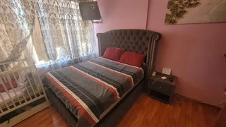 LARGE 4 ROOM APARTMENT. ABSOLUTE VALUE FOR MONEY. VERY NEAT WELL MAINTAINED .DONT MISS.