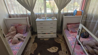 LARGE 4 ROOM APARTMENT. ABSOLUTE VALUE FOR MONEY. VERY NEAT WELL MAINTAINED .DONT MISS.