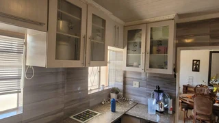 LARGE 4 ROOM APARTMENT. ABSOLUTE VALUE FOR MONEY. VERY NEAT WELL MAINTAINED .DONT MISS.