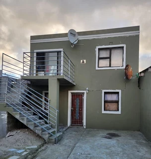 Stylish 4-Bed Home in Gugulethu: Renovator&#39;s Dream for R799K!
