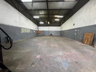 Commercial Unit to Let  in the Heart of Phoenix Industrial