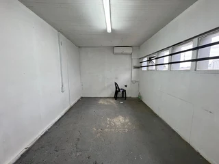 Commercial Unit to Let  in the Heart of Phoenix Industrial