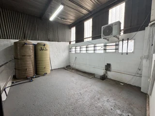 Commercial Unit to Let  in the Heart of Phoenix Industrial