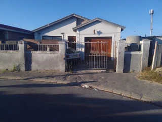 3 bedroom house for sale in  Makhaza!
