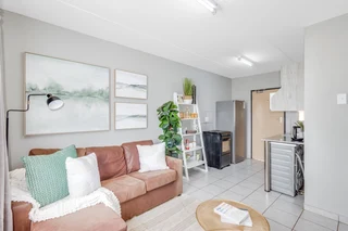 Stylish Urban Retreat: Modern Apartment for Sale