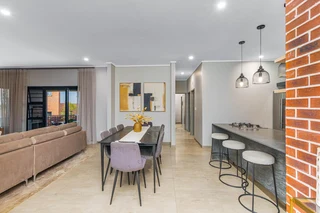 House in Amberfield Manor For Sale