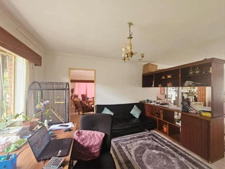 **Charming Facebrick Home with Income-Generating Flatlet**