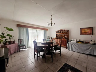 **Charming Facebrick Home with Income-Generating Flatlet**