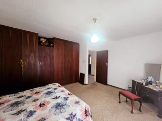 **Charming Facebrick Home with Income-Generating Flatlet**