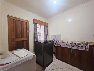 **Charming Facebrick Home with Income-Generating Flatlet**