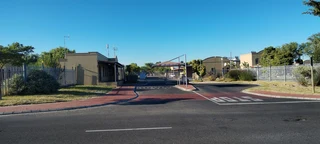 2 bedroom house in Bardale Village - Secured Complex