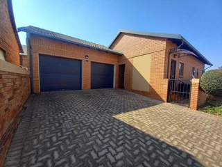 Townhouse for sale in Sugar Bush Estate Krugersdorp