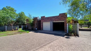 Large 4-bedroom family home in Pellissier