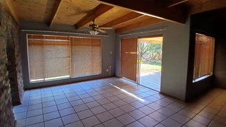 Large 4-bedroom family home in Pellissier