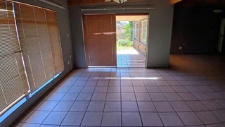 Large 4-bedroom family home in Pellissier