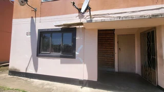 Neat Ground Floor Flat for Sale!