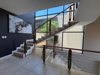 MODERN TOWNHOUSE WITH AMAZING SEA VIEWS