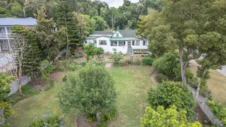 Historical Family Home with an Extra Vacant Stand