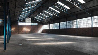 Warehouses &amp; Shops TO RENT Malvern East- JHB