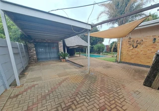 Perfect Family Home with Bonus Flatlet and Income Potential!