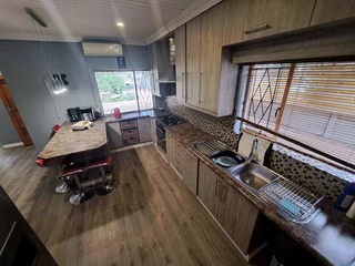 Perfect Family Home with Bonus Flatlet and Income Potential!