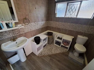 Perfect Family Home with Bonus Flatlet and Income Potential!