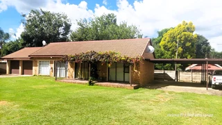 Investment Opportunity in Sought-After Pioneer Park!