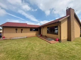 Stunning 3-Bedroom Home with Modern Amenities and Secure Living