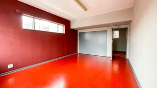 Affordable 2 bedrooms, 1 bath apartment in Johannesburg central for R5000