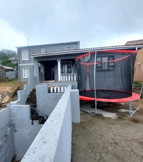 OCEBISA PROPERTIES PRESENTS A 6 BEDROOMS HOUSE FOR SALE IN NEWLANDS EAST