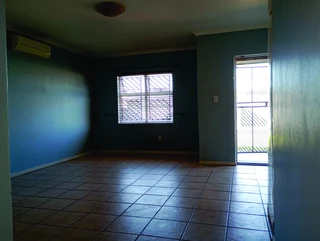 Secure 3-Bedroom And 2-Bathroom Townhouse In 1 Jesse Crescent